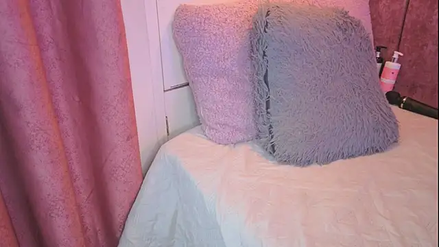 maddy1y_'s cam snapshot