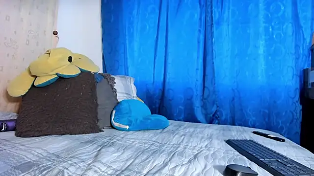 BlowMommy_'s cam snapshot