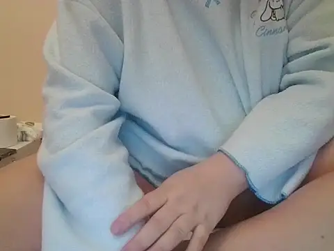 RealLittleRedRidingHood live sex cam