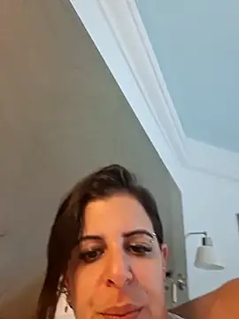 Alexis21821 live sex cam