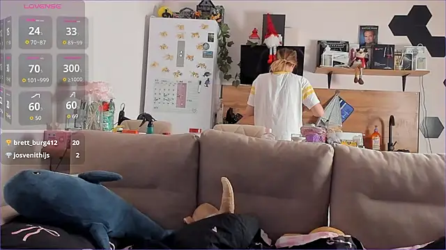 Girl_alone_home live sex cam