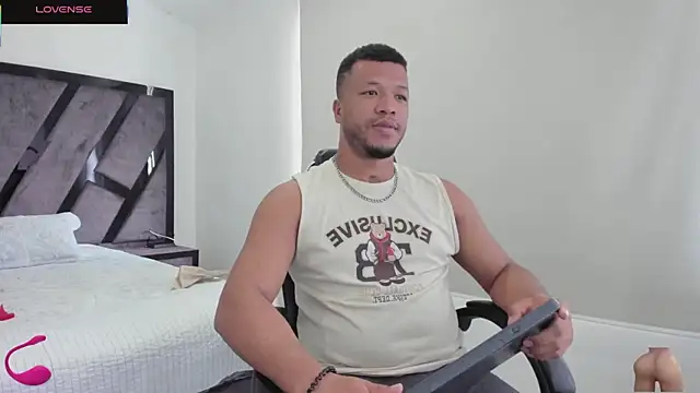 AnnieAndStefan live sex cam