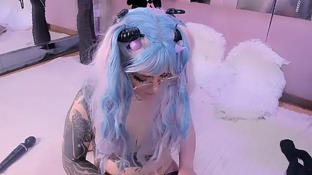 BizzyNoar live sex cam