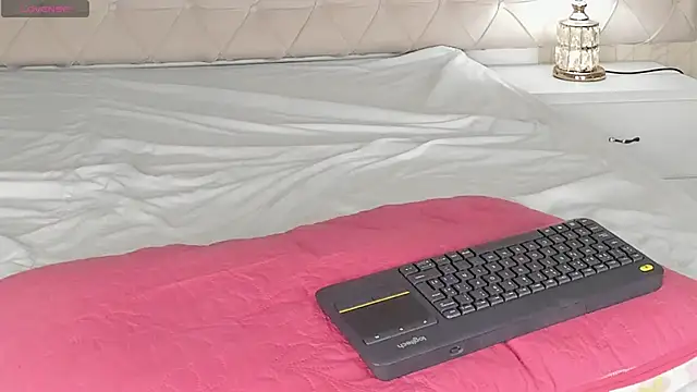 TinyRosee's cam snapshot