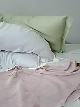 charmingdawn's cam snapshot