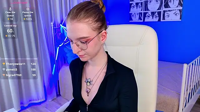 VioletShine's cam snapshot