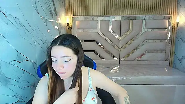 emily__r__'s cam snapshot