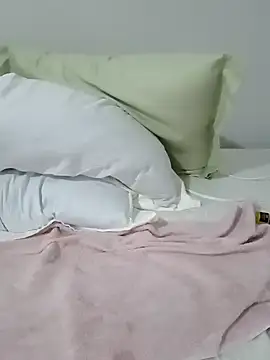 charmingdawn's cam snapshot