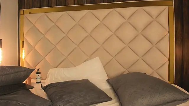 Pamela_Mooon's cam snapshot