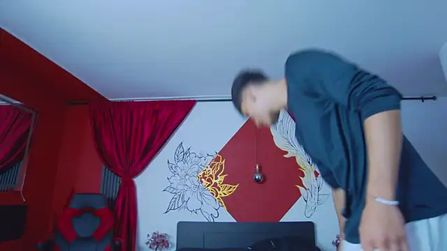 AlessioVitale live sex cam