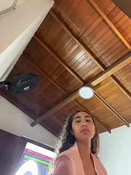 LeslyCooper1's cam snapshot