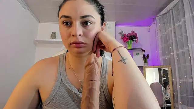 kyliie_'s cam snapshot