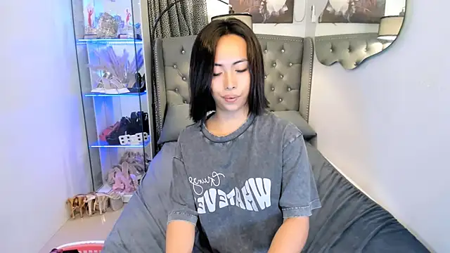 reighnempress live sex cam