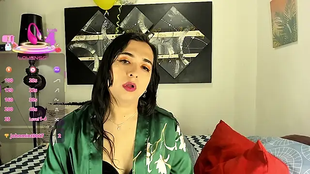 SARAMISHA live sex cam