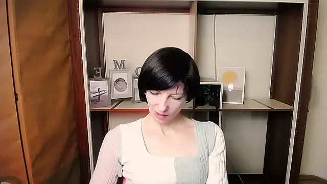 _AngeliaFlow_'s cam snapshot