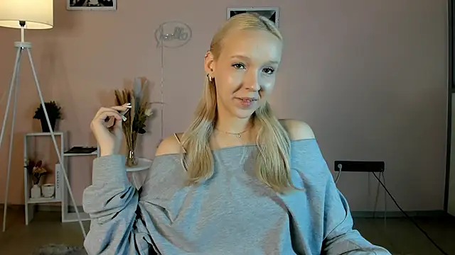 LatrinaNivala's cam snapshot