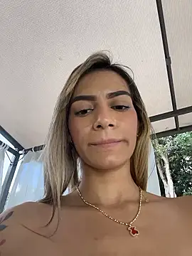 SweetTroubleXXX live sex cam