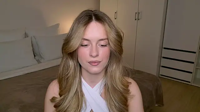 RozzitaBedberry live sex cam