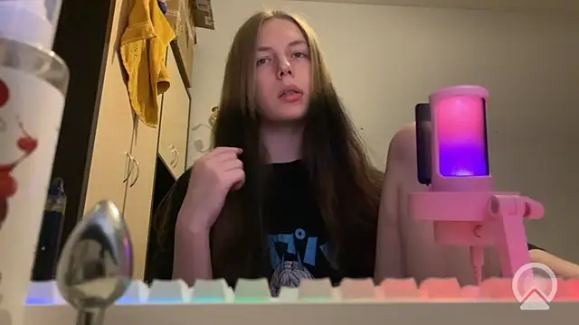 britneylovely's cam snapshot