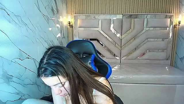 emily__r__'s cam snapshot