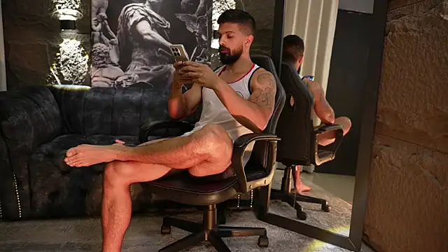 DannSaenz live sex cam