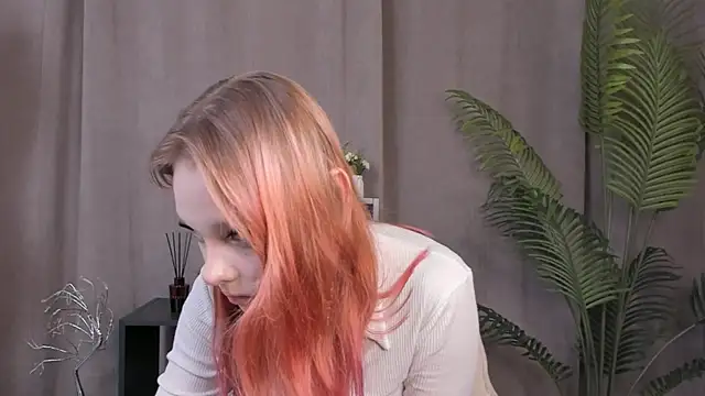 KrissyHjelle's cam snapshot