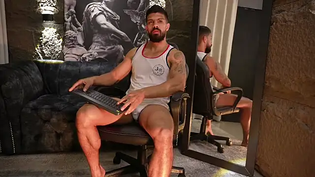 DannSaenz live sex cam