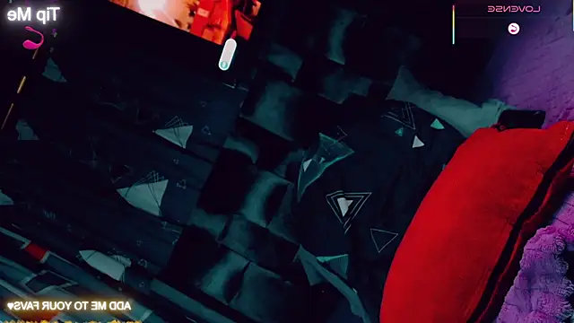 CharlotteBigCock live sex cam