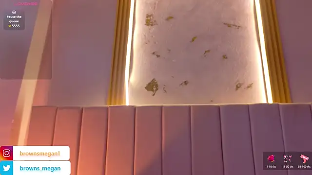 Megan_browns1 live sex cam