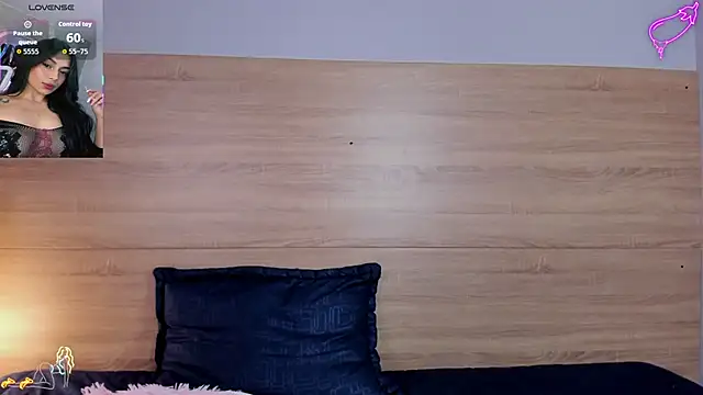 lilith_petit_'s cam snapshot