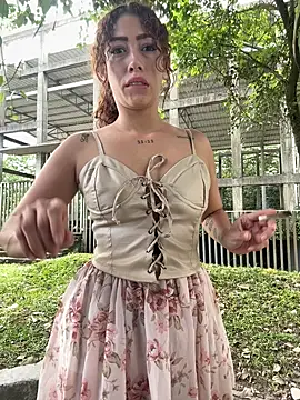 roxyrougee live sex cam