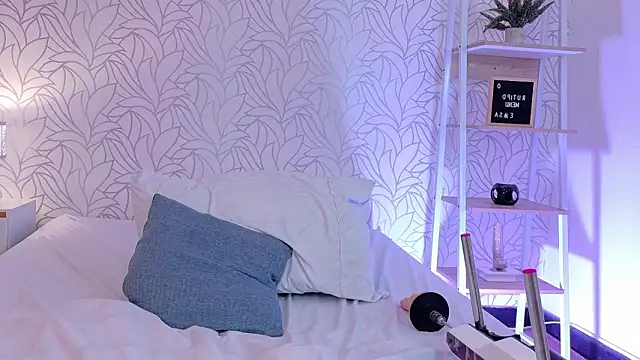 mia_gold_'s cam snapshot