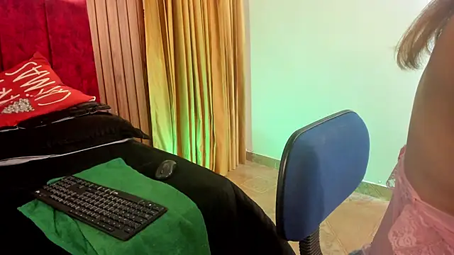 hailey-frost's cam snapshot