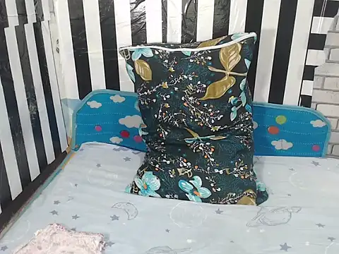 sexy_yhanna78's cam snapshot