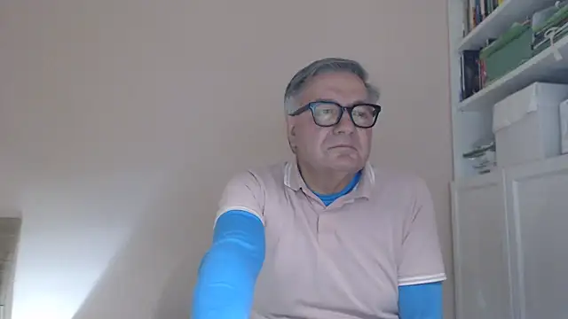 YOU6me's cam snapshot