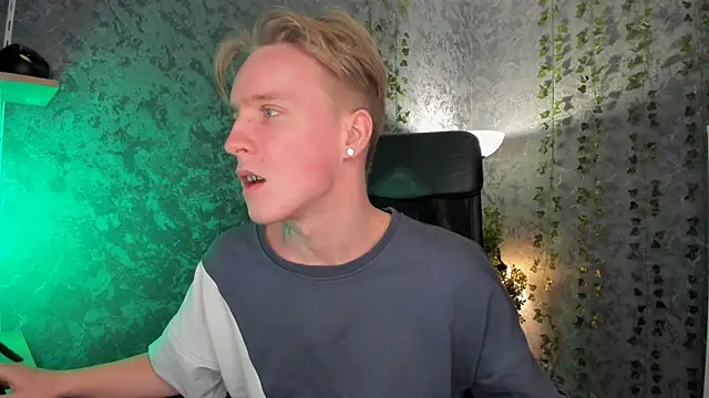 AlexxSweet live sex cam