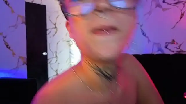 Rebeka-baker live sex cam