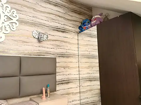 Little_Mayy's cam snapshot