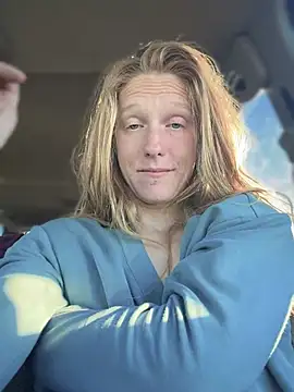 GoldenFlameGoddess live sex cam