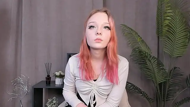 KrissyHjelle's cam snapshot