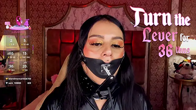 SoffiQueen live sex cam