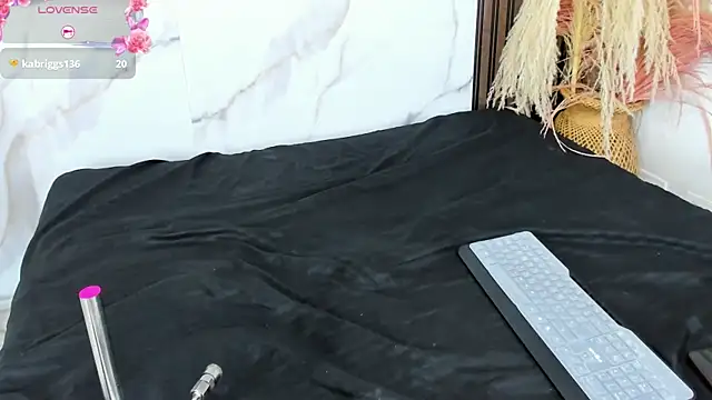 hilarythomsom's cam snapshot