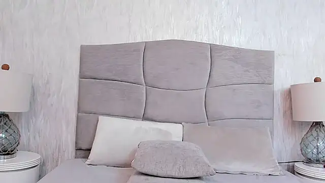 Naomii_BDSM live sex cam