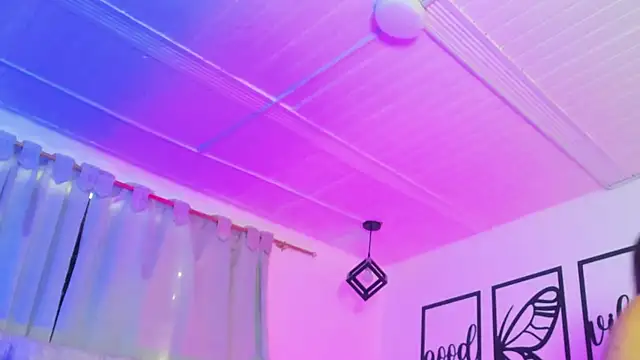 nicolee_millerr's cam snapshot