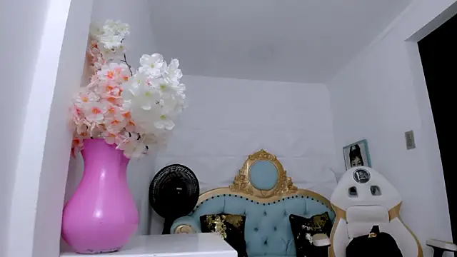 eimy_skinny_'s cam snapshot