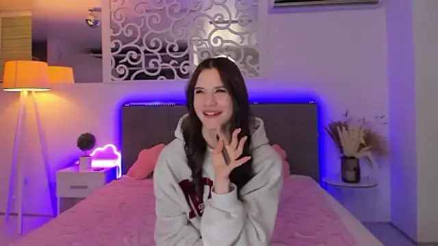 LuisaClover's cam snapshot