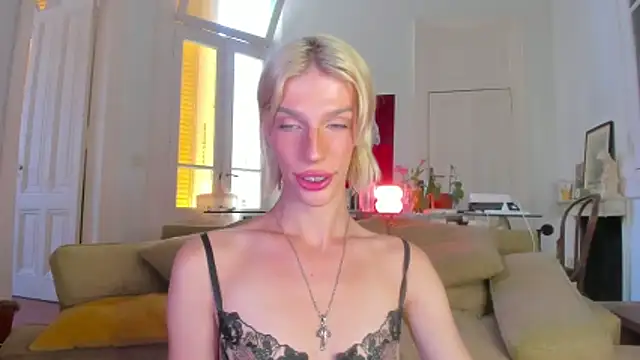 AliceSnowCatt live sex cam