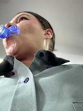 Ariana-07 live sex cam