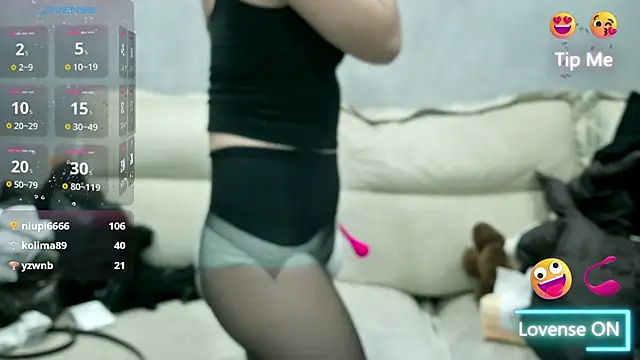 xiaoLI-2025 live sex cam