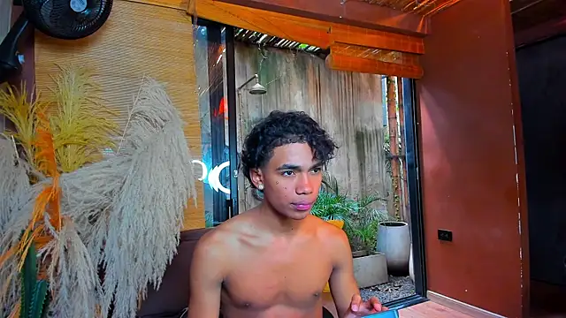 AlanCutee live sex cam